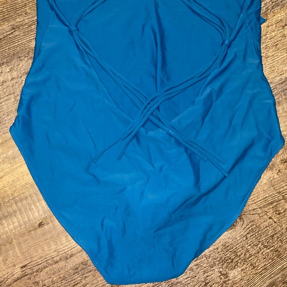 One piece - Picture 7 of 10